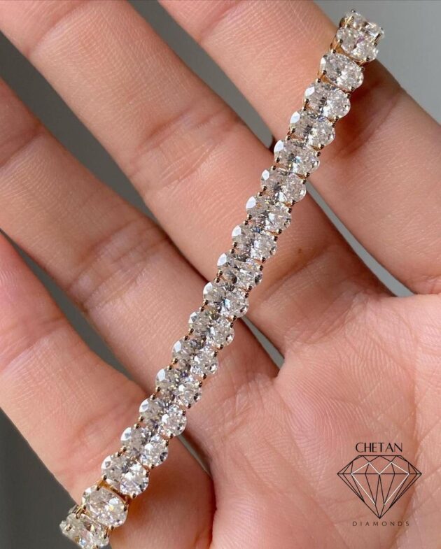 Classic White Oval Cut Signity Diamond Bracelet